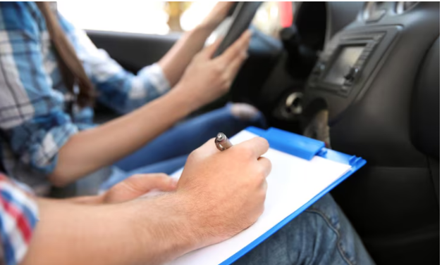 Why Becoming a Driving Instructor Is Ideal for Those Who Love Teaching and Driving